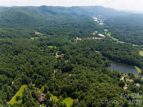 34 Oak Gate Drive Hendersonville NC 28739
