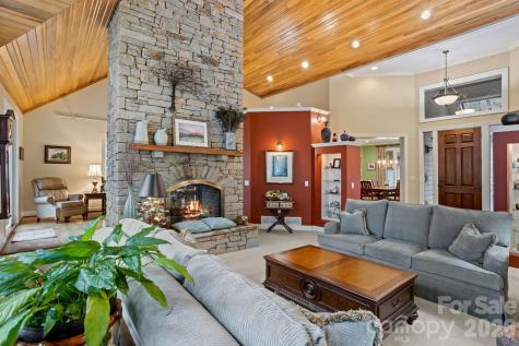 175 Overlook Drive Flat Rock NC 28731