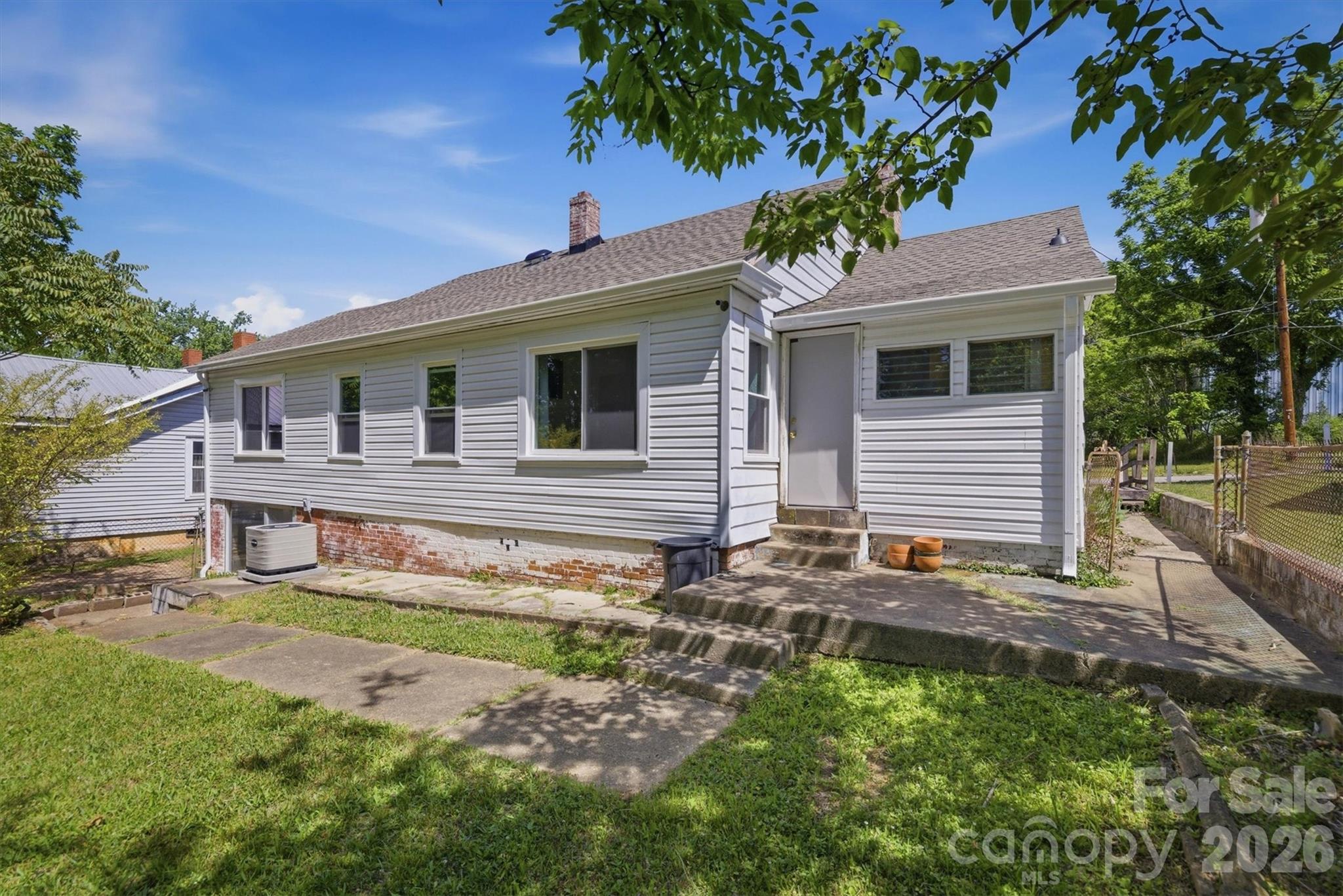 117 3rd Avenue SW Hickory NC 28602