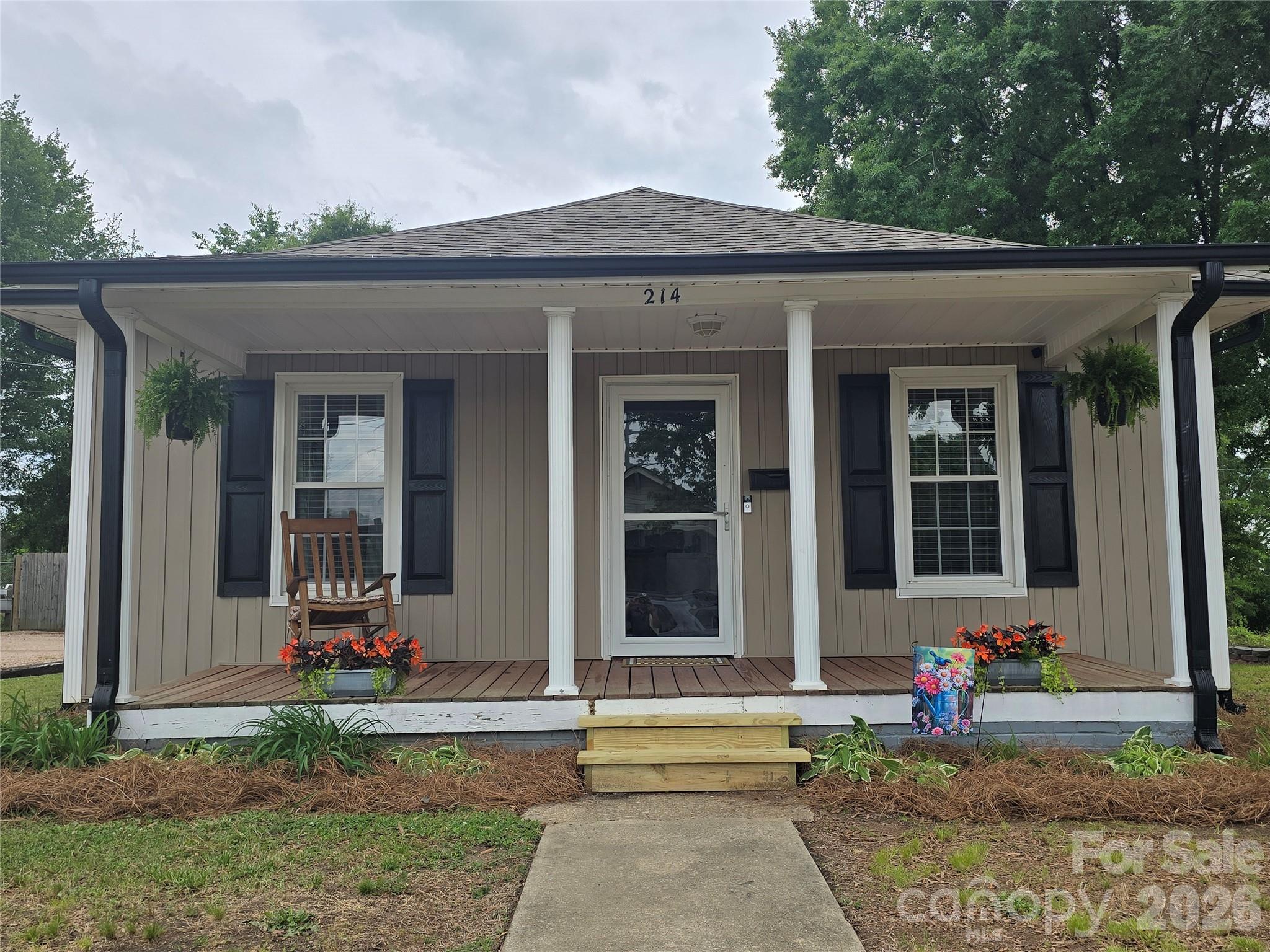 214 E 10th Street Kannapolis NC 28083