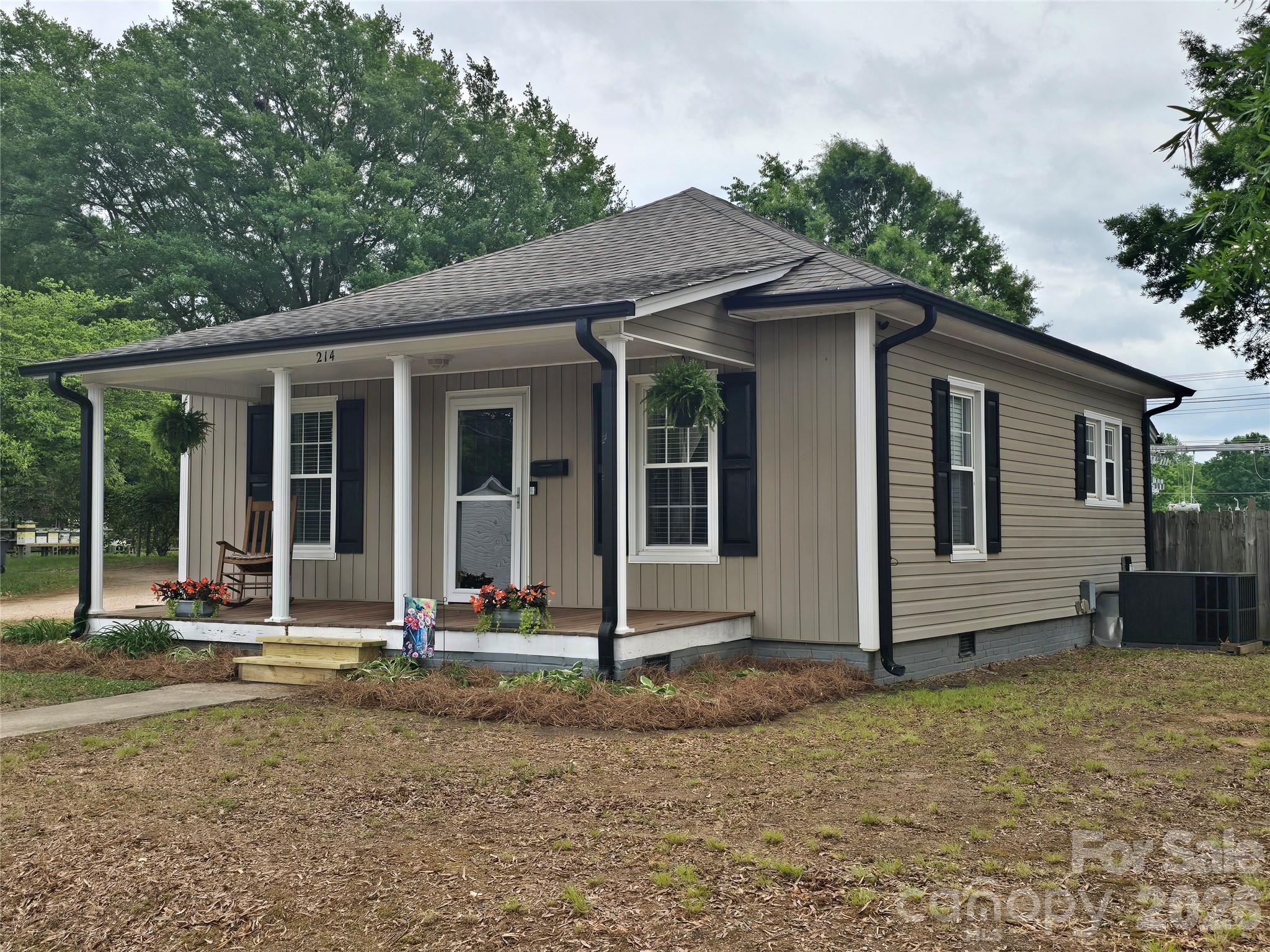 214 E 10th Street Kannapolis NC 28083