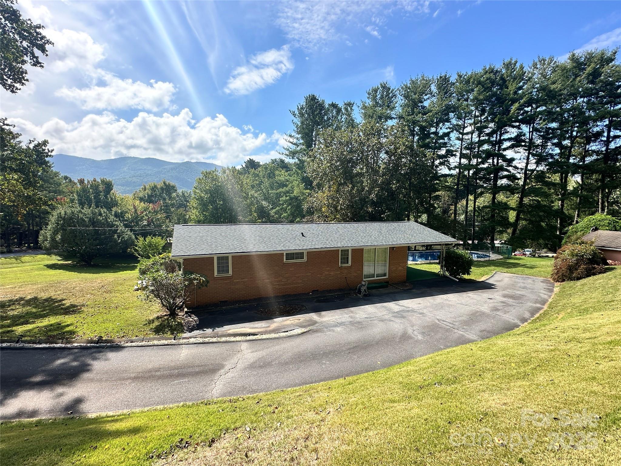 236 Mountain Crest Road Swannanoa NC 28778