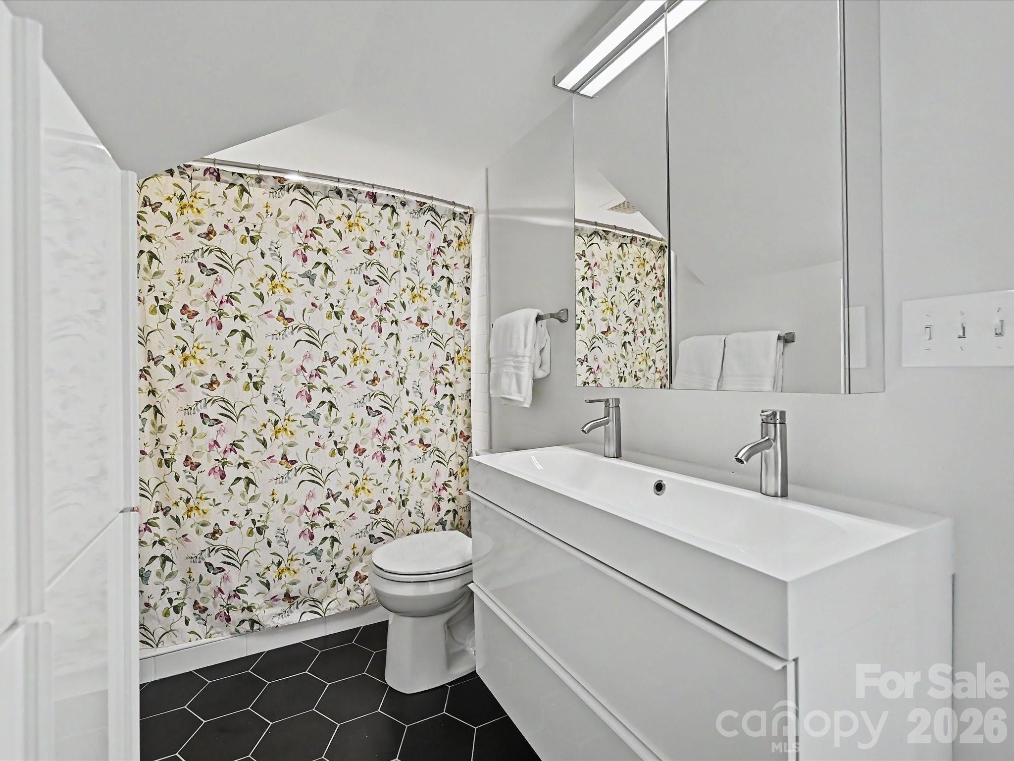 2001 Beverly Drive Charlotte NC 28207