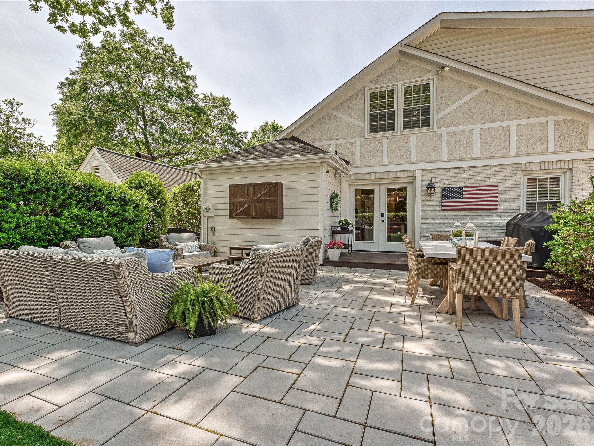 2001 Beverly Drive Charlotte NC 28207