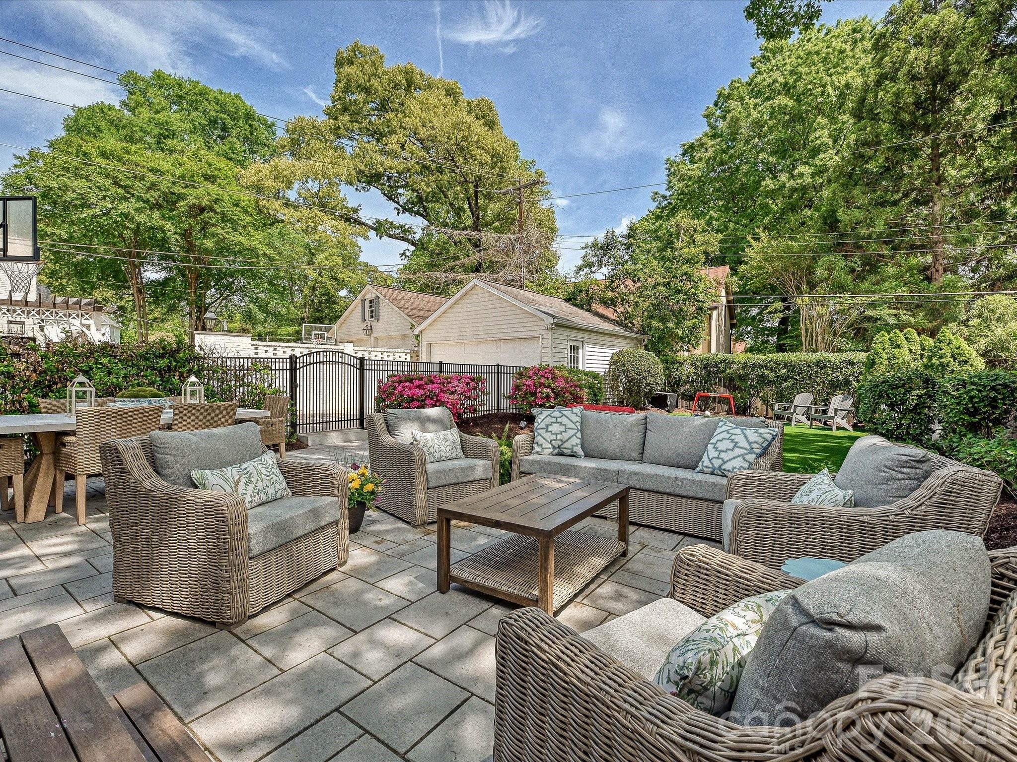 2001 Beverly Drive Charlotte NC 28207