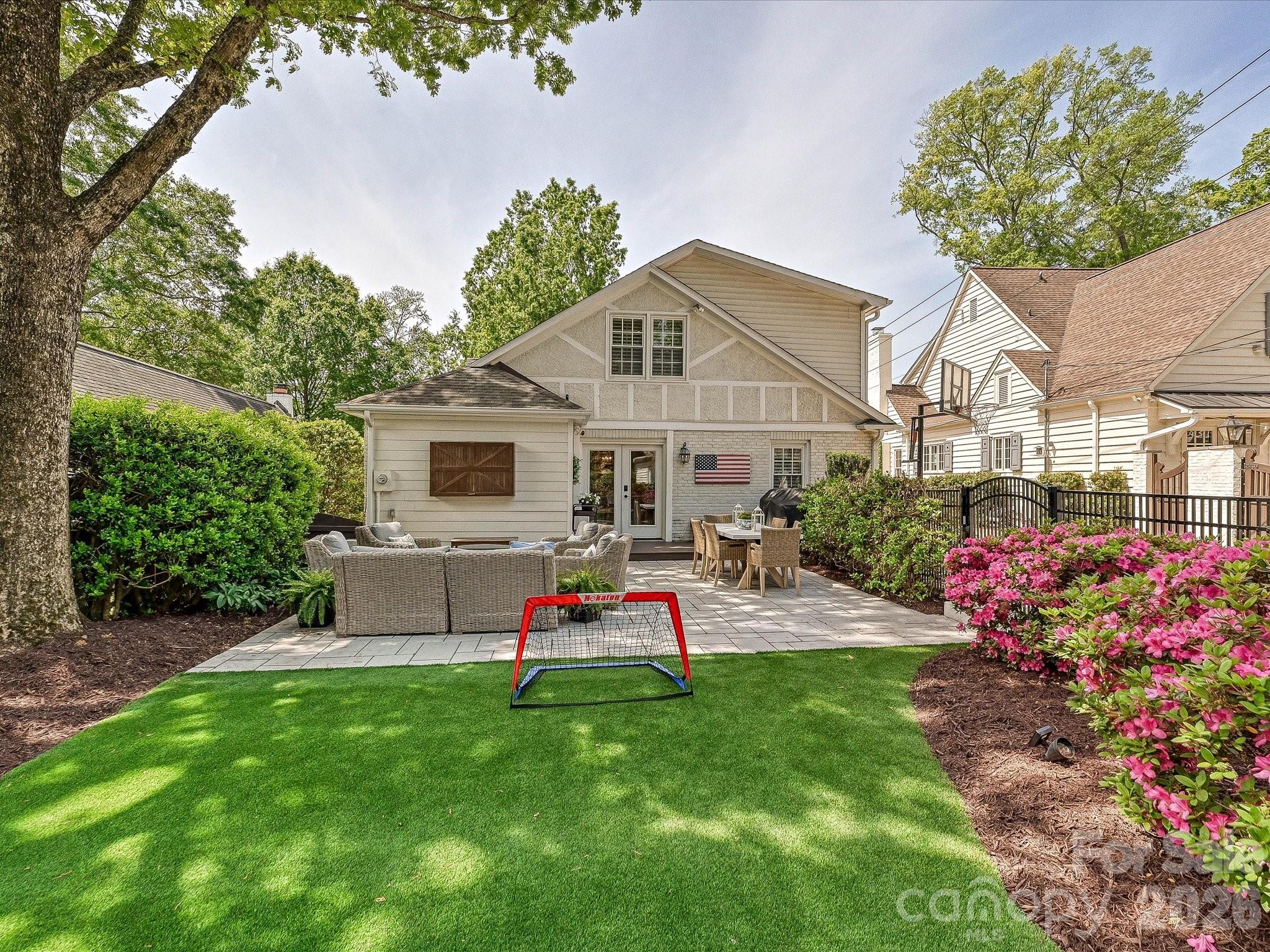 2001 Beverly Drive Charlotte NC 28207