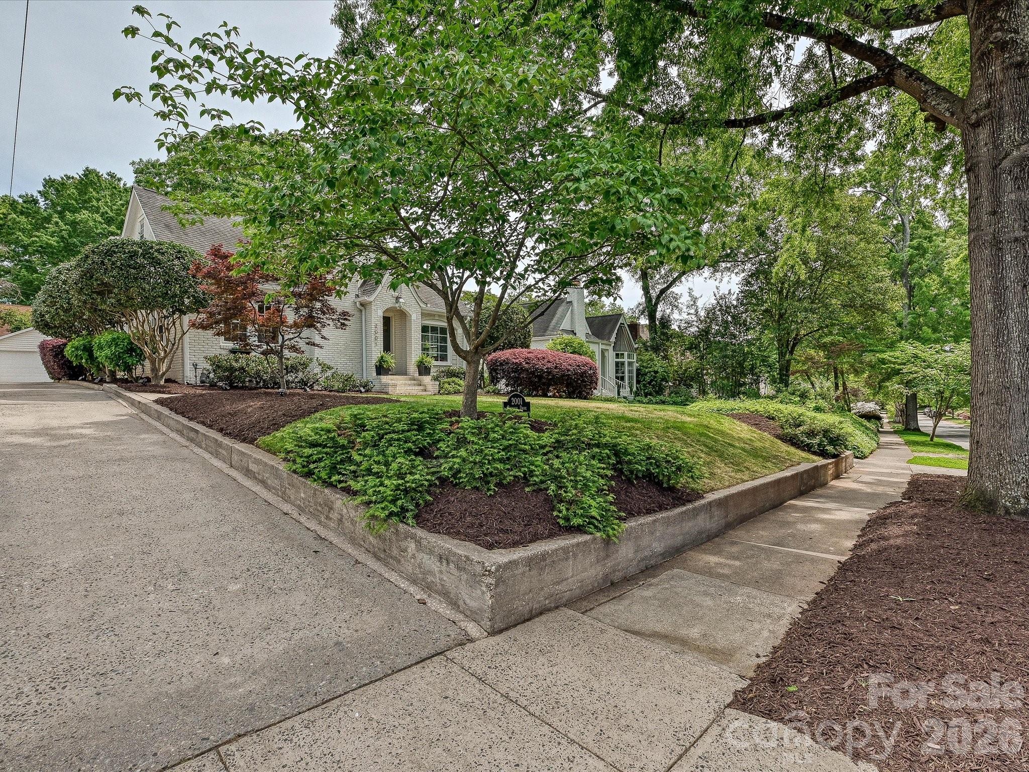 2001 Beverly Drive Charlotte NC 28207