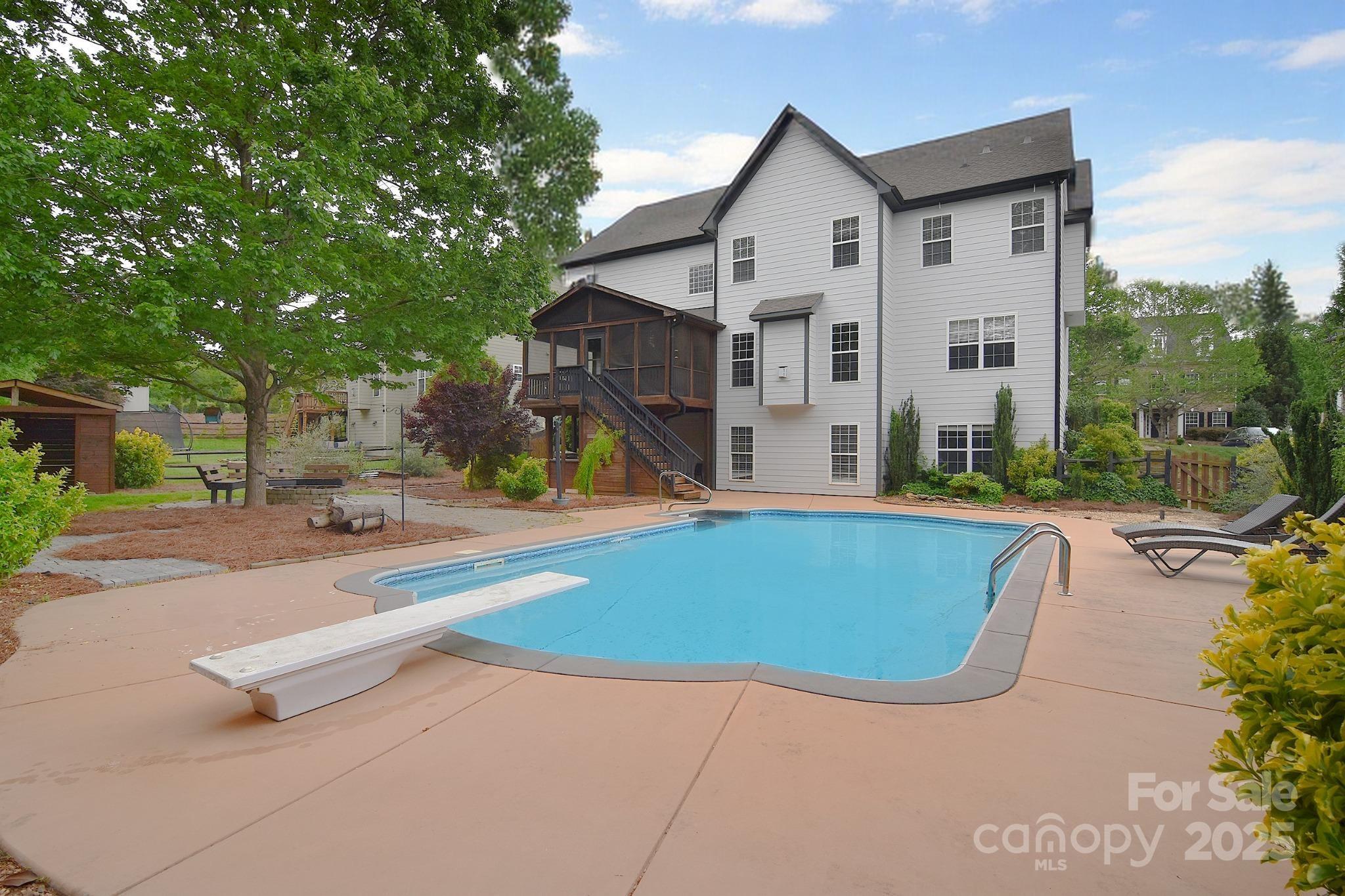 1811 Robbins Meadows Drive Waxhaw NC 28173