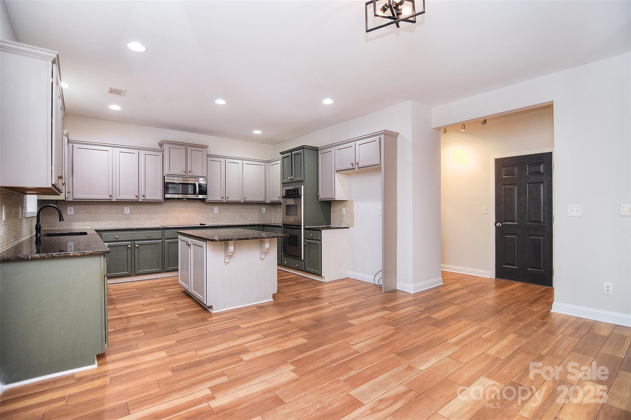 1811 Robbins Meadows Drive Waxhaw NC 28173