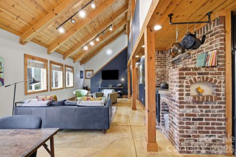 14 Sunny Hollow Lane Fairview NC 28730