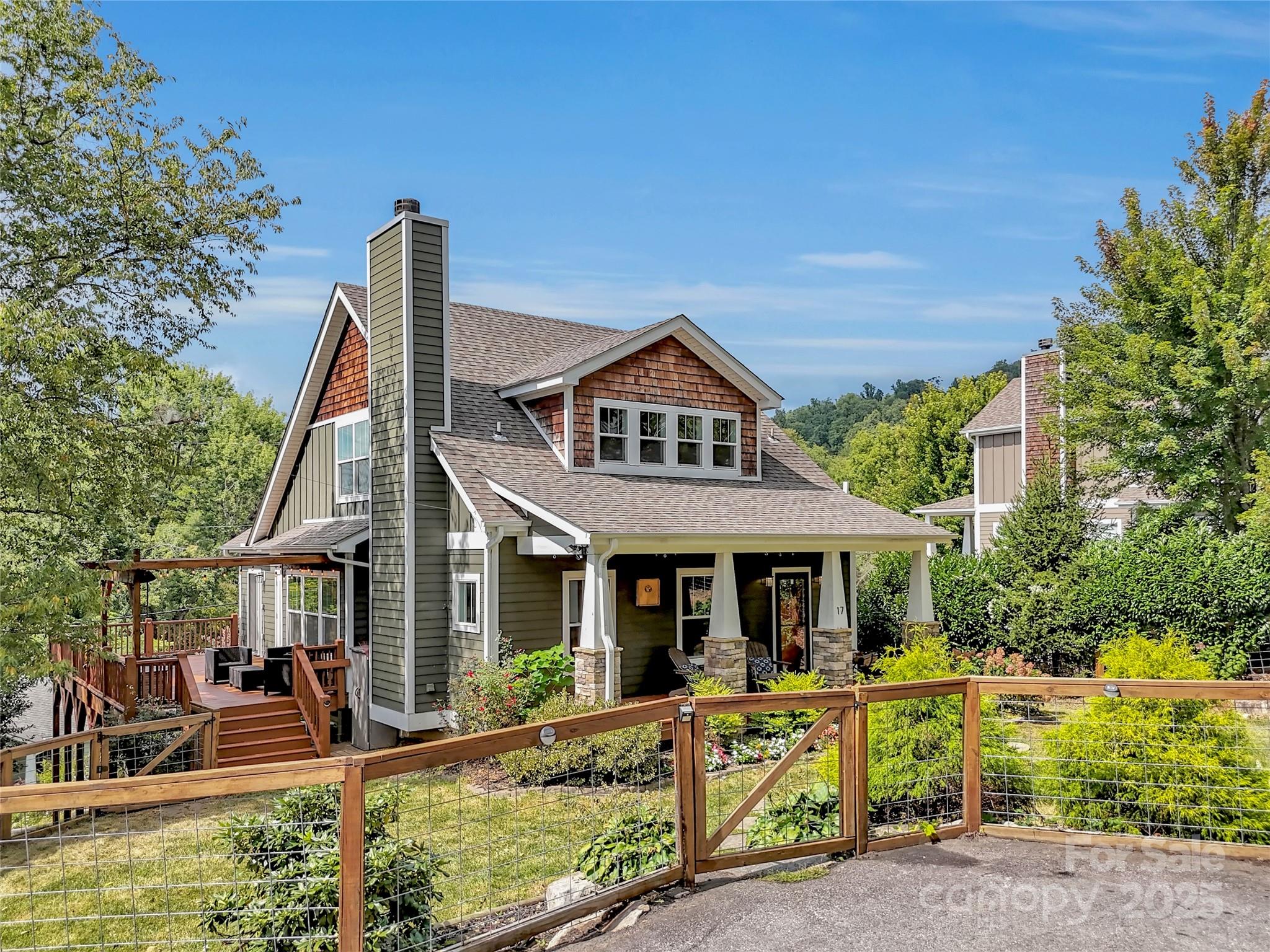 17 Elkmont Terrace Asheville NC 28804