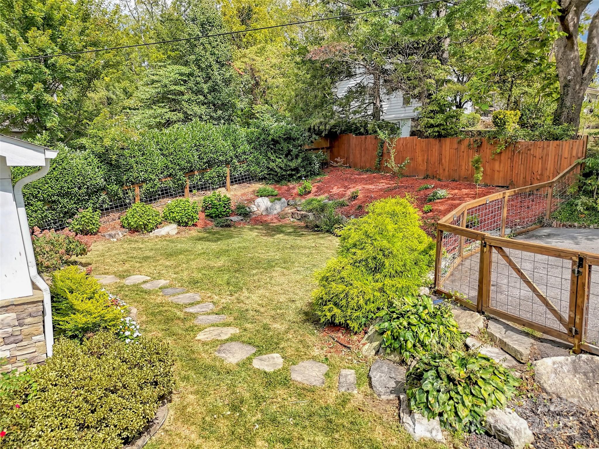 17 Elkmont Terrace Asheville NC 28804