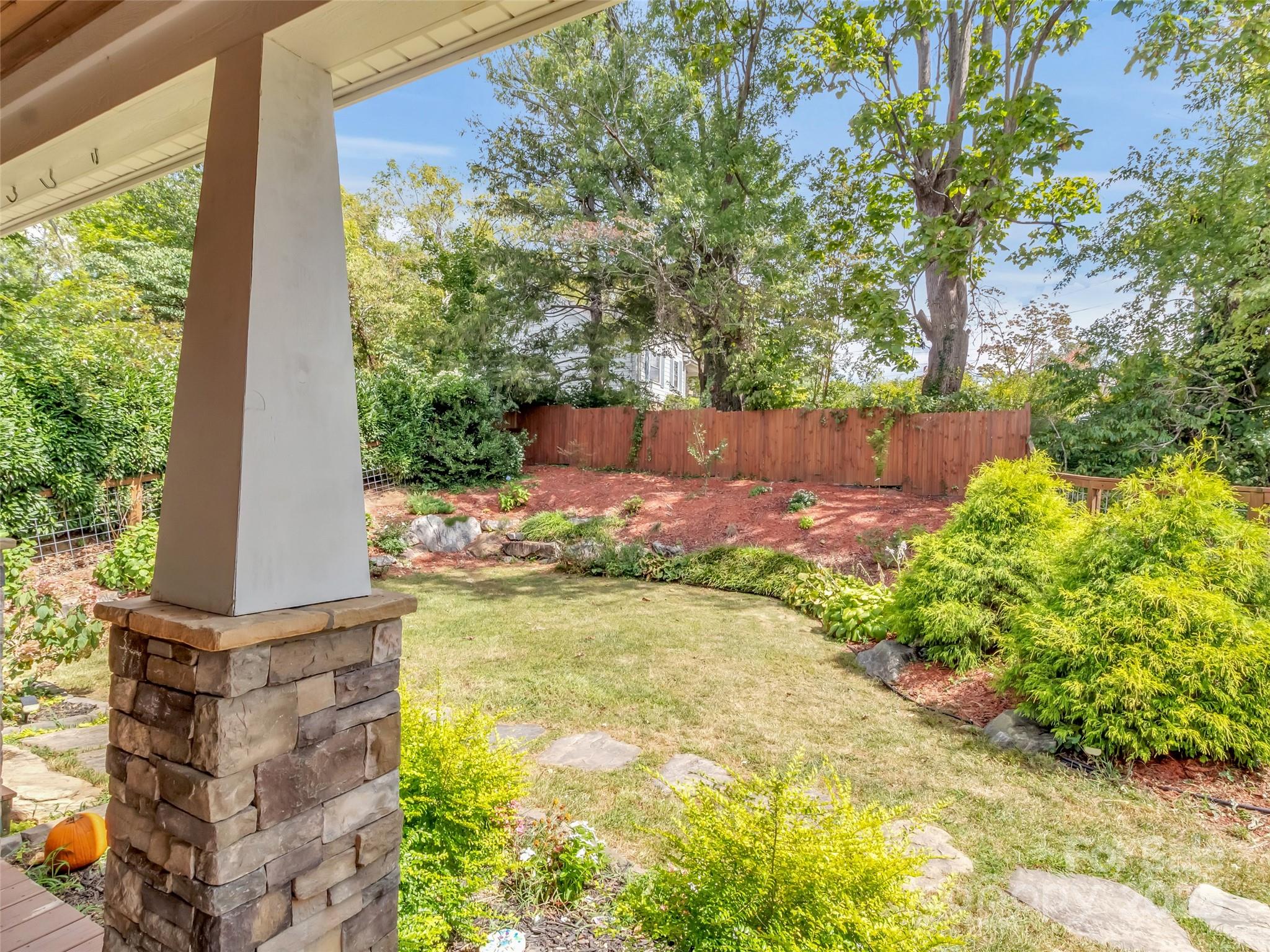 17 Elkmont Terrace Asheville NC 28804