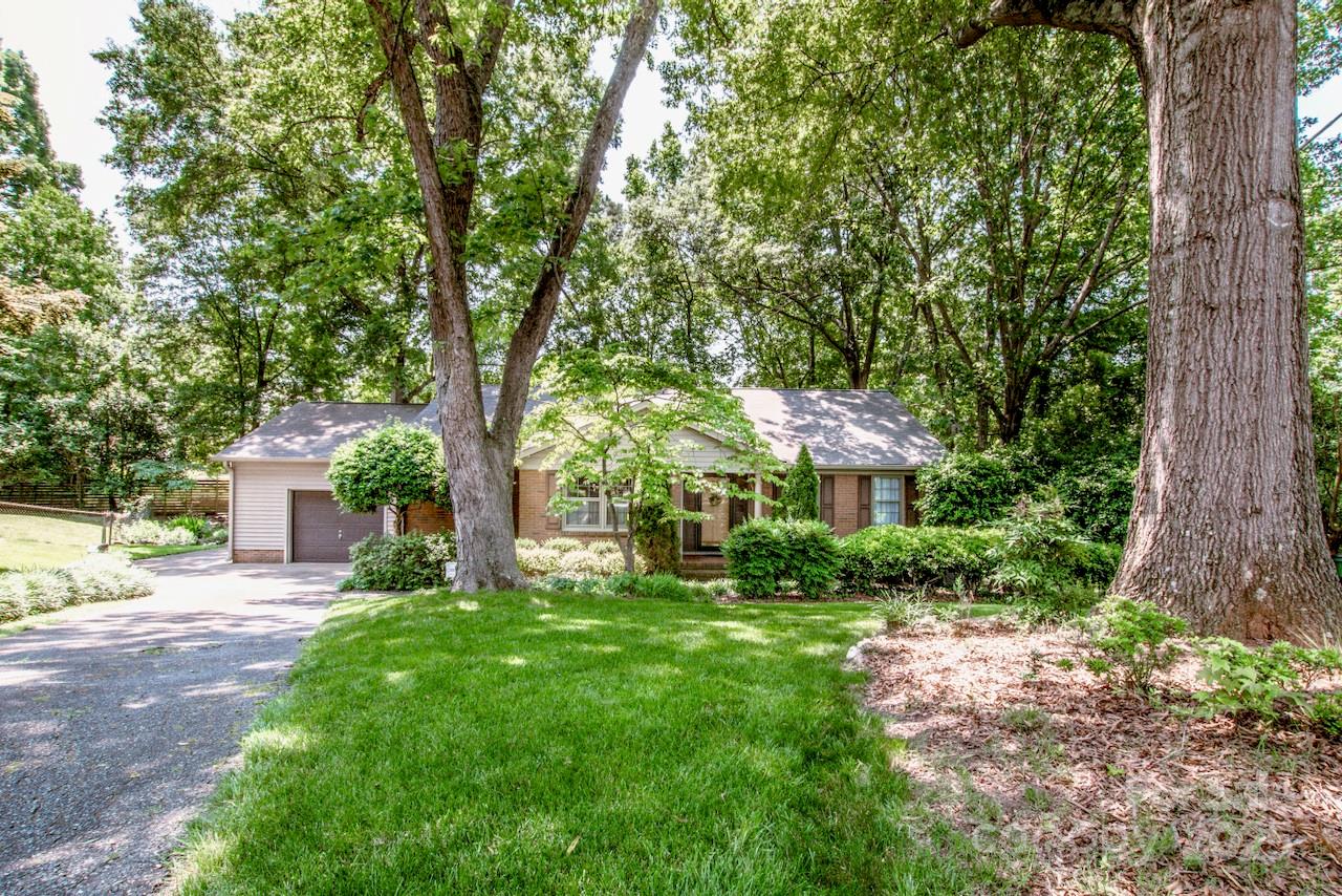 928 Tally Ho Court Charlotte NC 28212