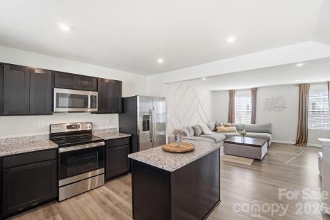 2040 Langer Street Charlotte NC 28214