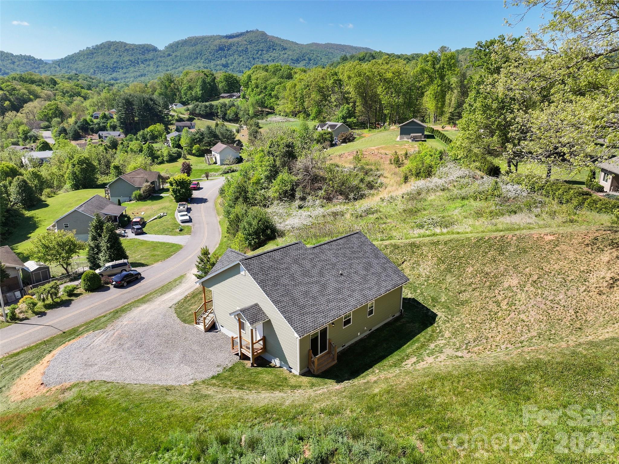 373 Barefoot Ridge Clyde NC 28721