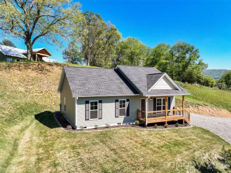 373 Barefoot Ridge Clyde NC 28721