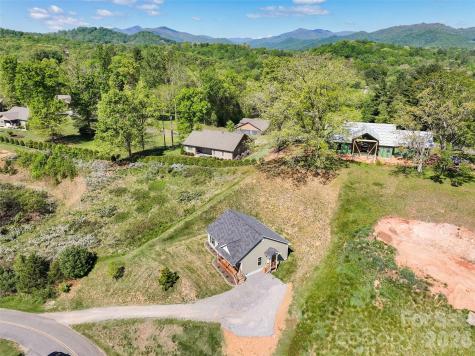 373 Barefoot Ridge Clyde NC 28721