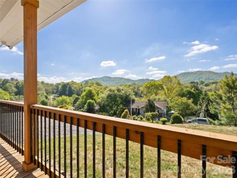 373 Barefoot Ridge Clyde NC 28721