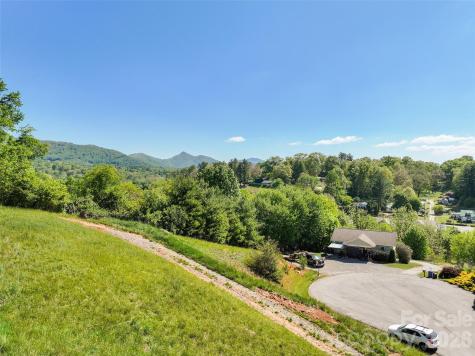 373 Barefoot Ridge Clyde NC 28721