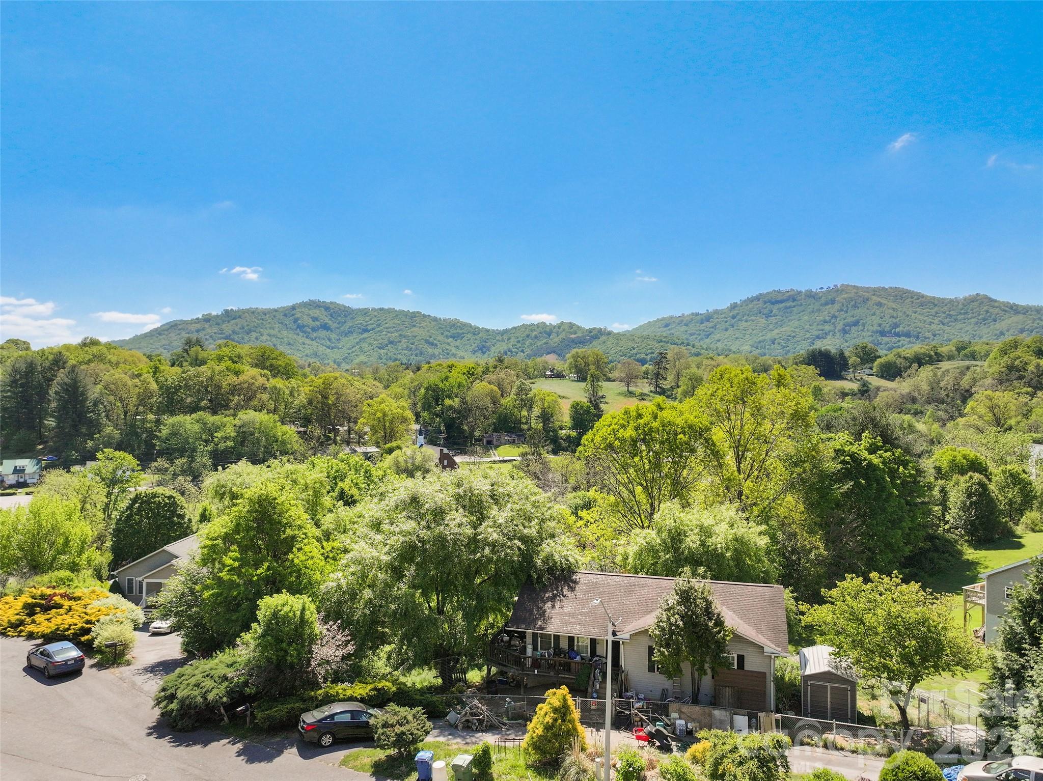 373 Barefoot Ridge Clyde NC 28721