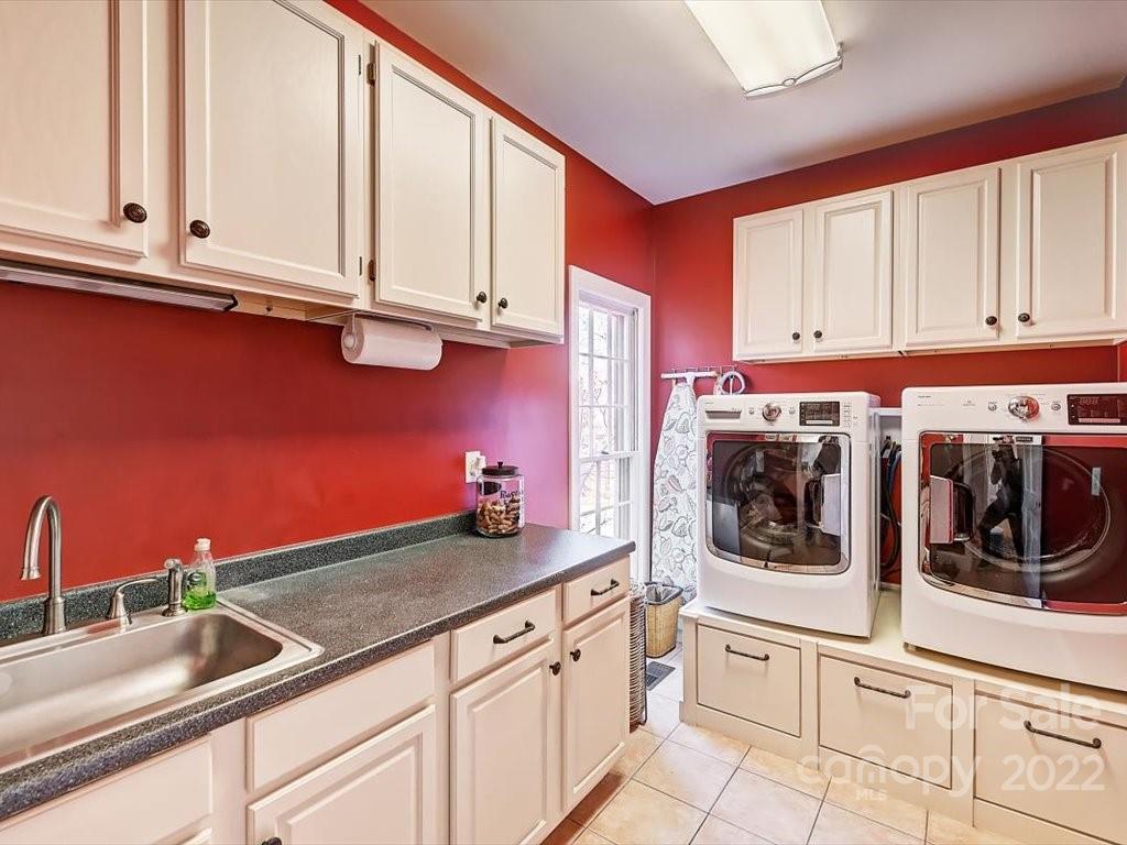 6032 Derry Hill Place Charlotte NC 28277