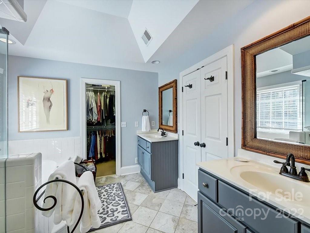6032 Derry Hill Place Charlotte NC 28277
