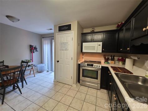 2240 15th Avenue NE Hickory NC 28601