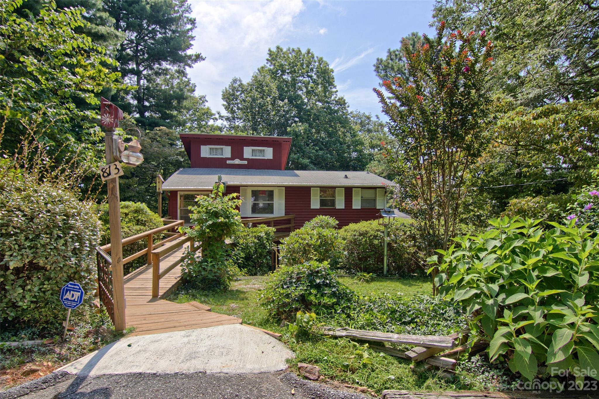 813 Louisiana Avenue Saluda NC 28773