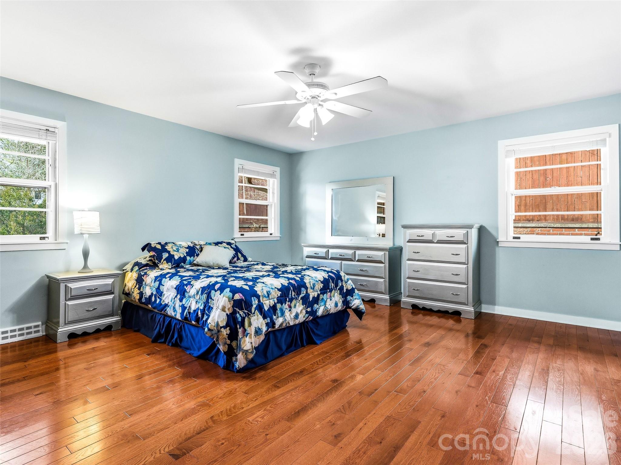 8 N Oak Forest Drive Asheville NC 28803