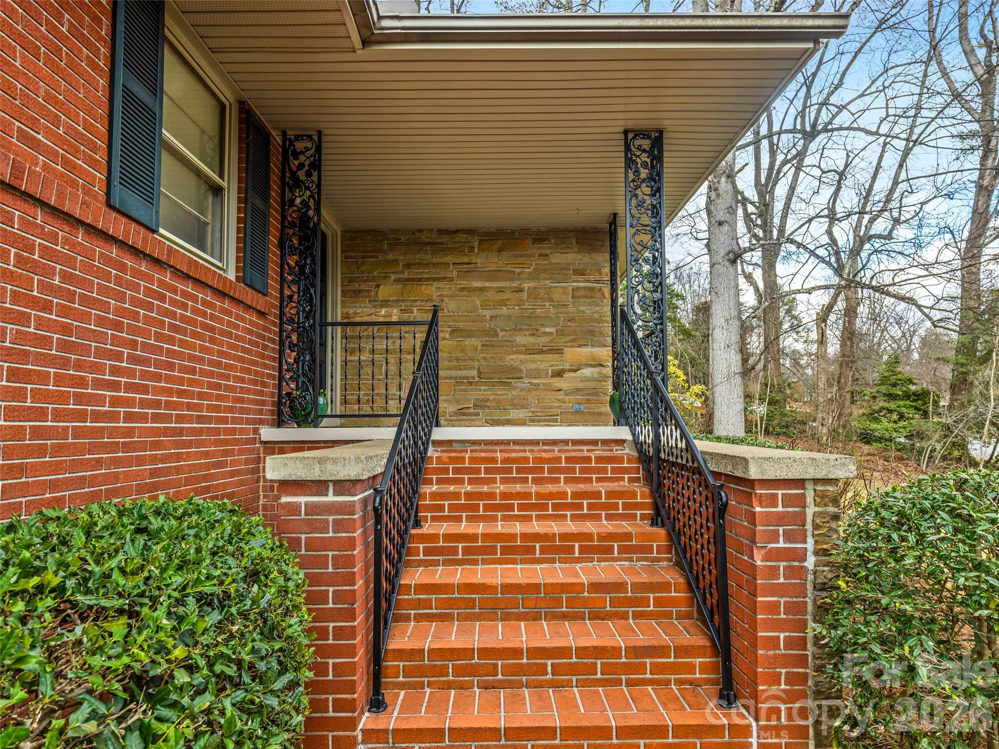 8 N Oak Forest Drive Asheville NC 28803