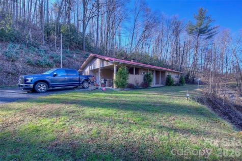 583 Deer Park Lake Road Spruce Pine NC 28777