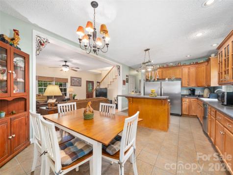 2216 Beans Creek Road Bakersville NC 28705
