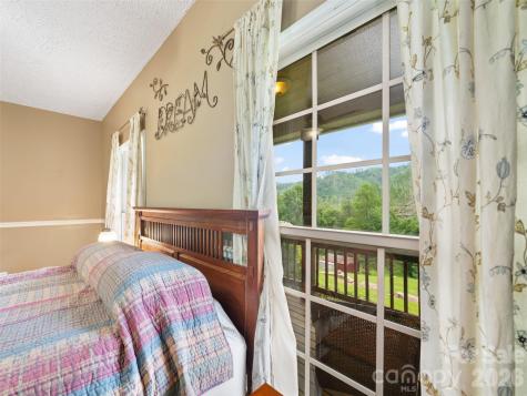 2216 Beans Creek Road Bakersville NC 28705