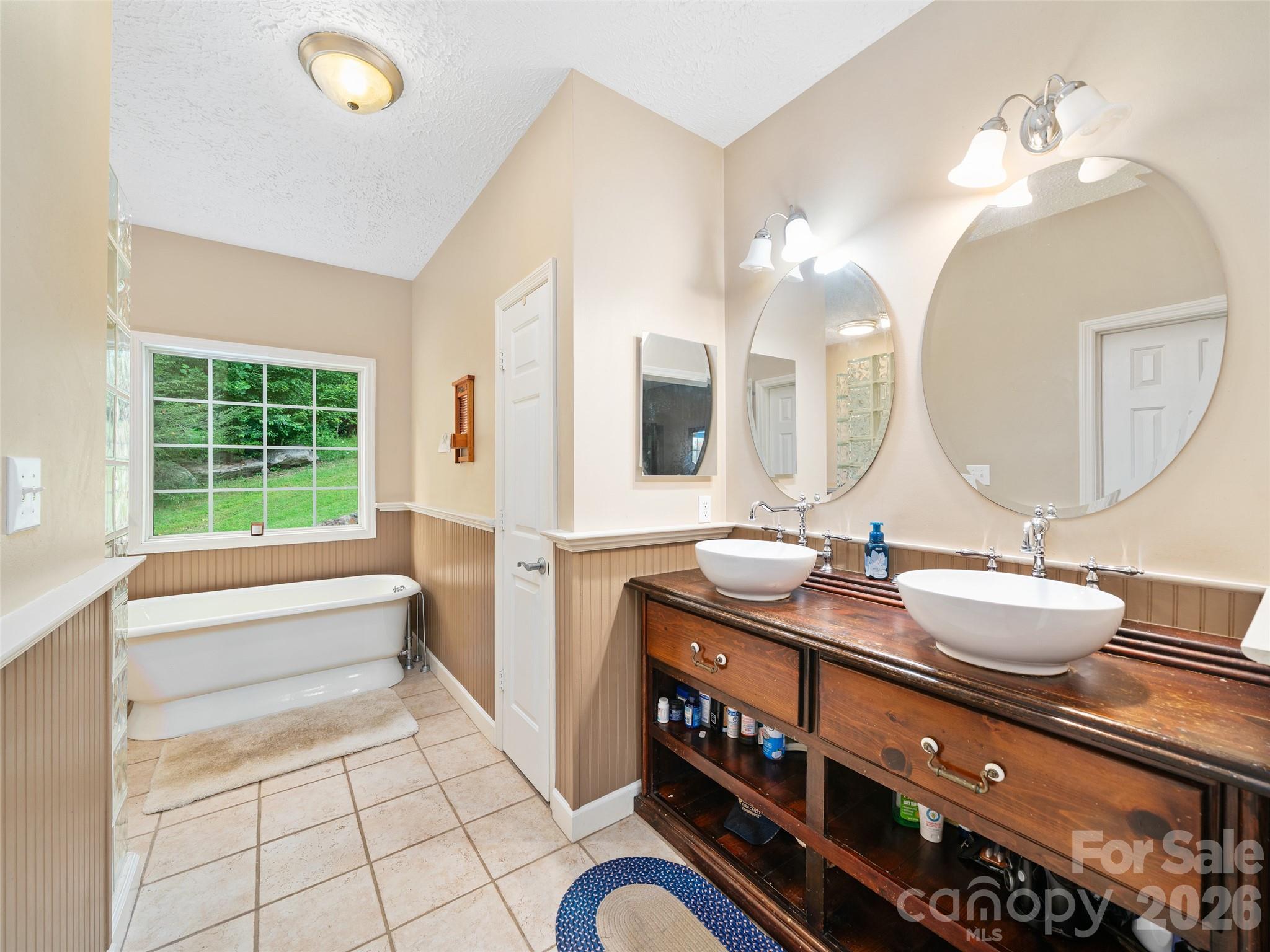 2216 Beans Creek Road Bakersville NC 28705