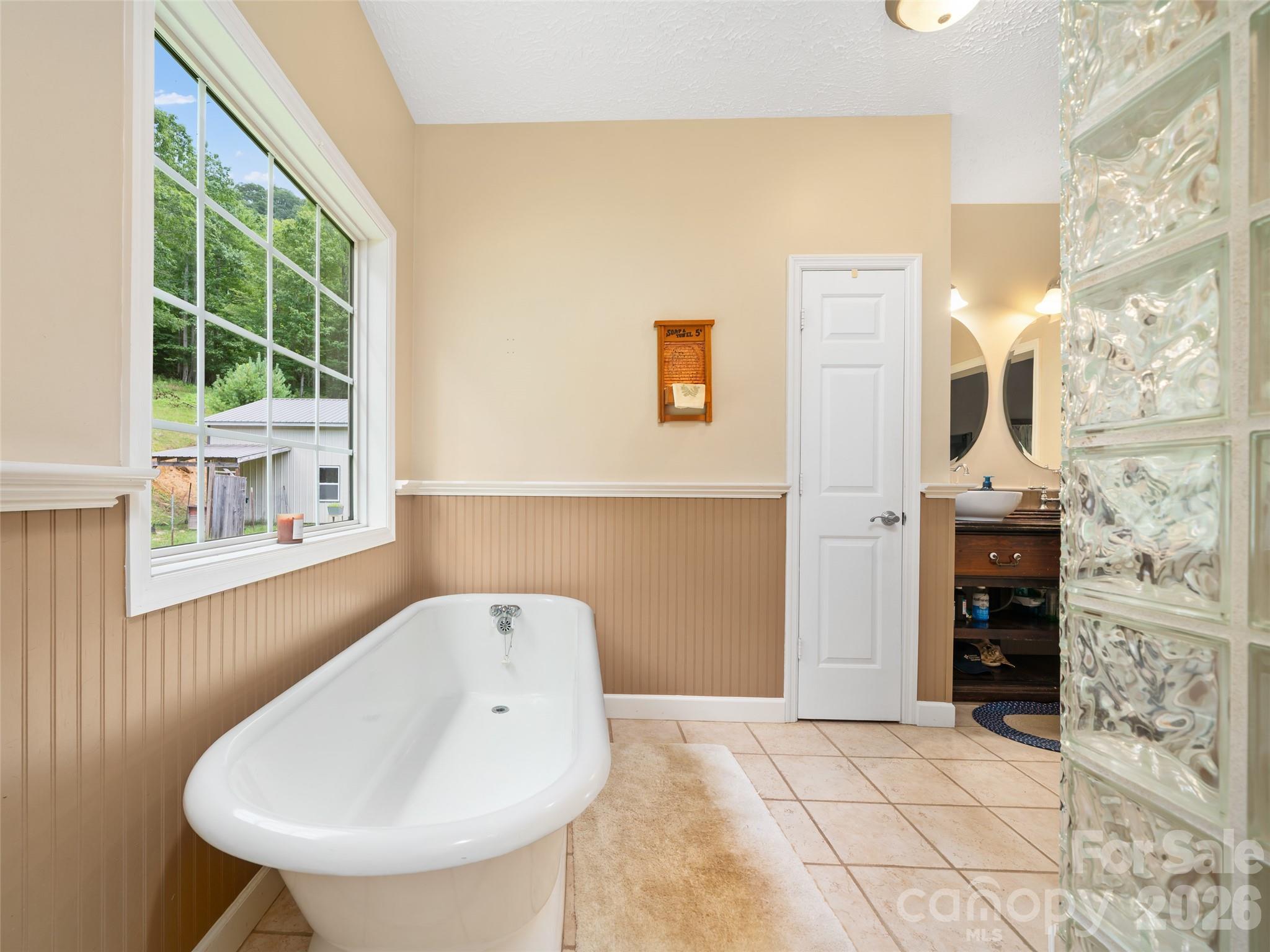 2216 Beans Creek Road Bakersville NC 28705