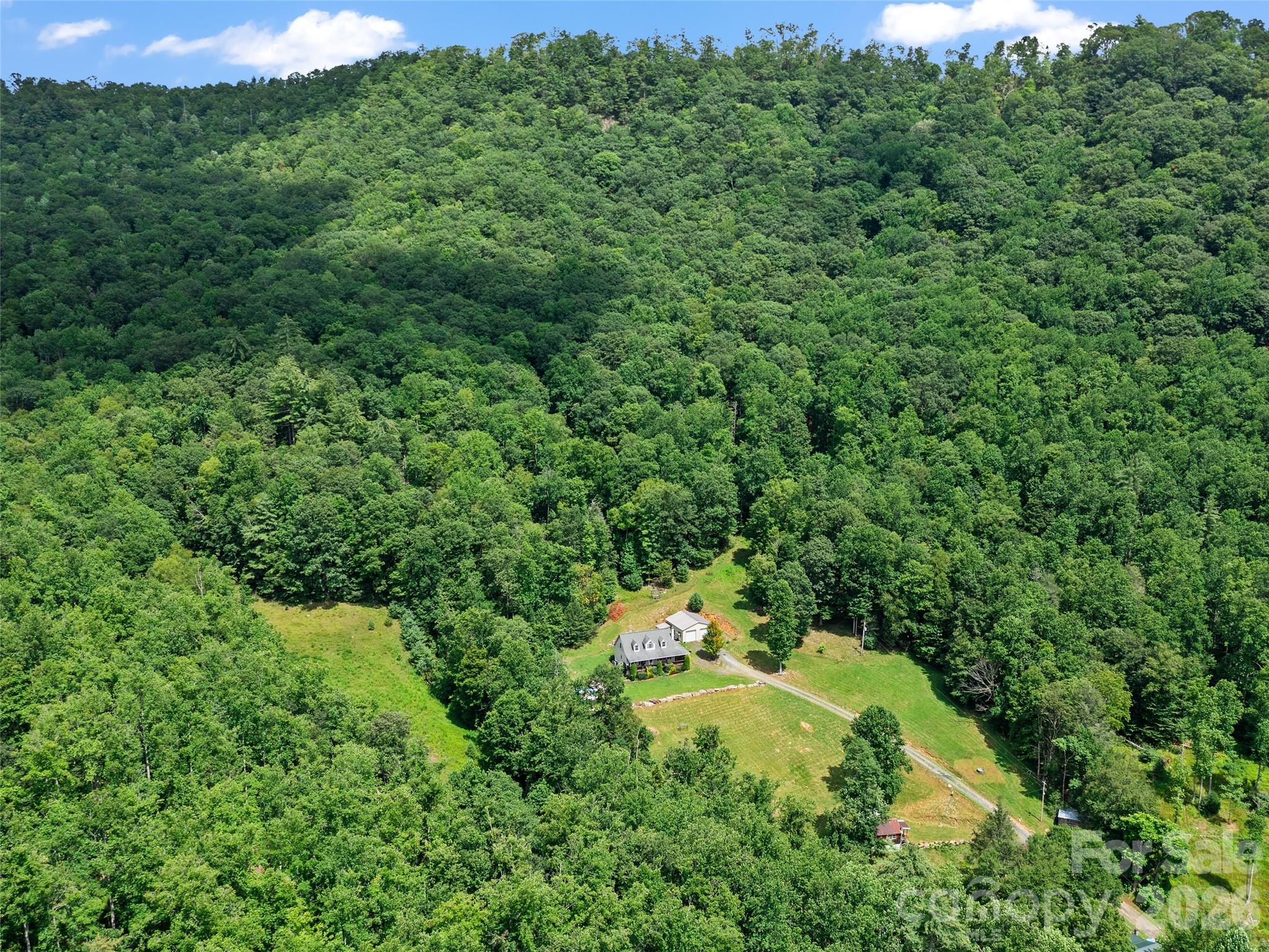 2216 Beans Creek Road Bakersville NC 28705