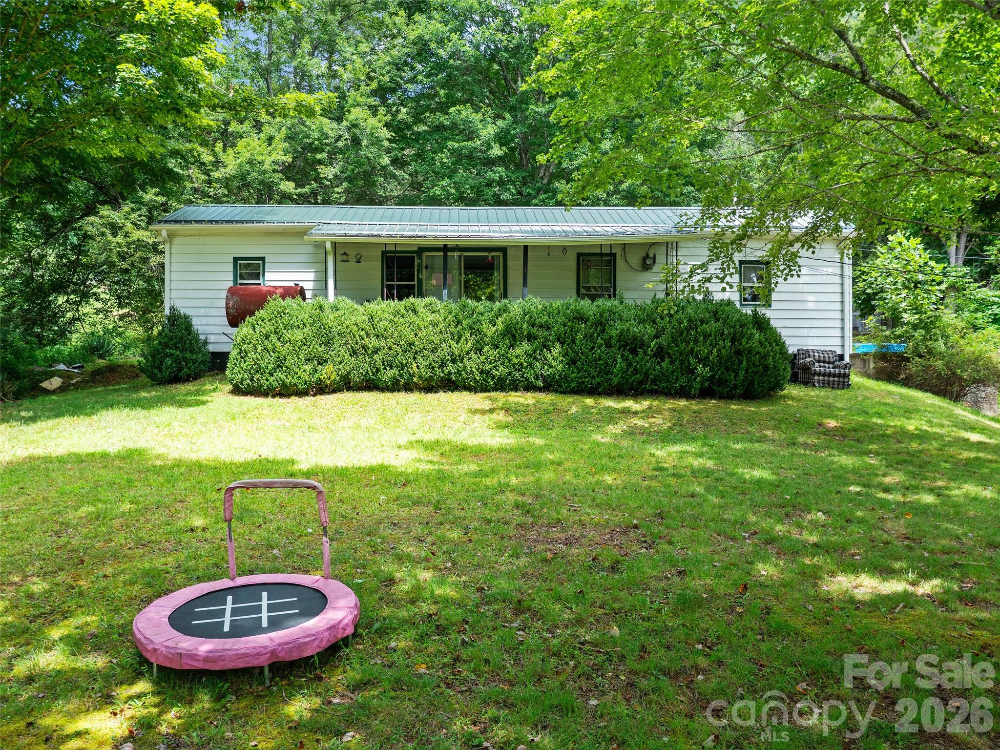 2216 Beans Creek Road Bakersville NC 28705