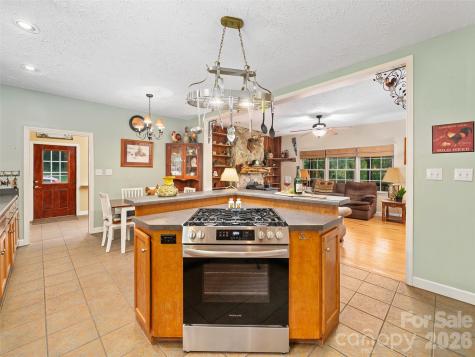 2216 Beans Creek Road Bakersville NC 28705