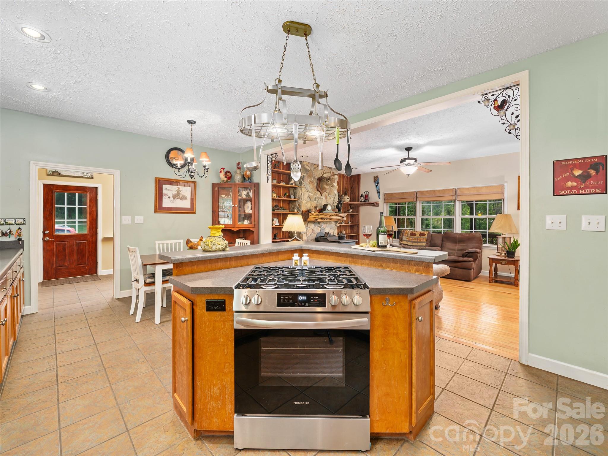 2216 Beans Creek Road Bakersville NC 28705