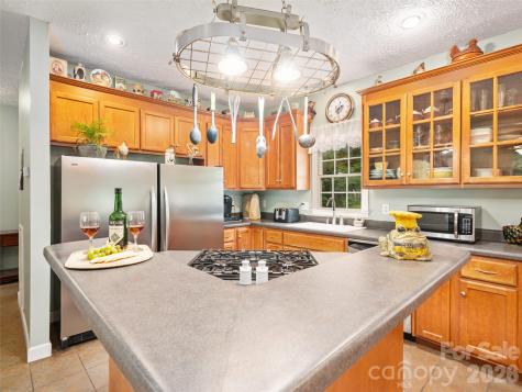 2216 Beans Creek Road Bakersville NC 28705
