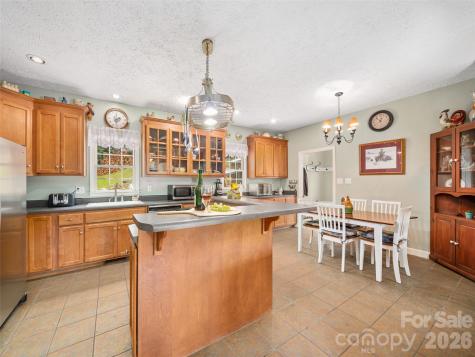 2216 Beans Creek Road Bakersville NC 28705