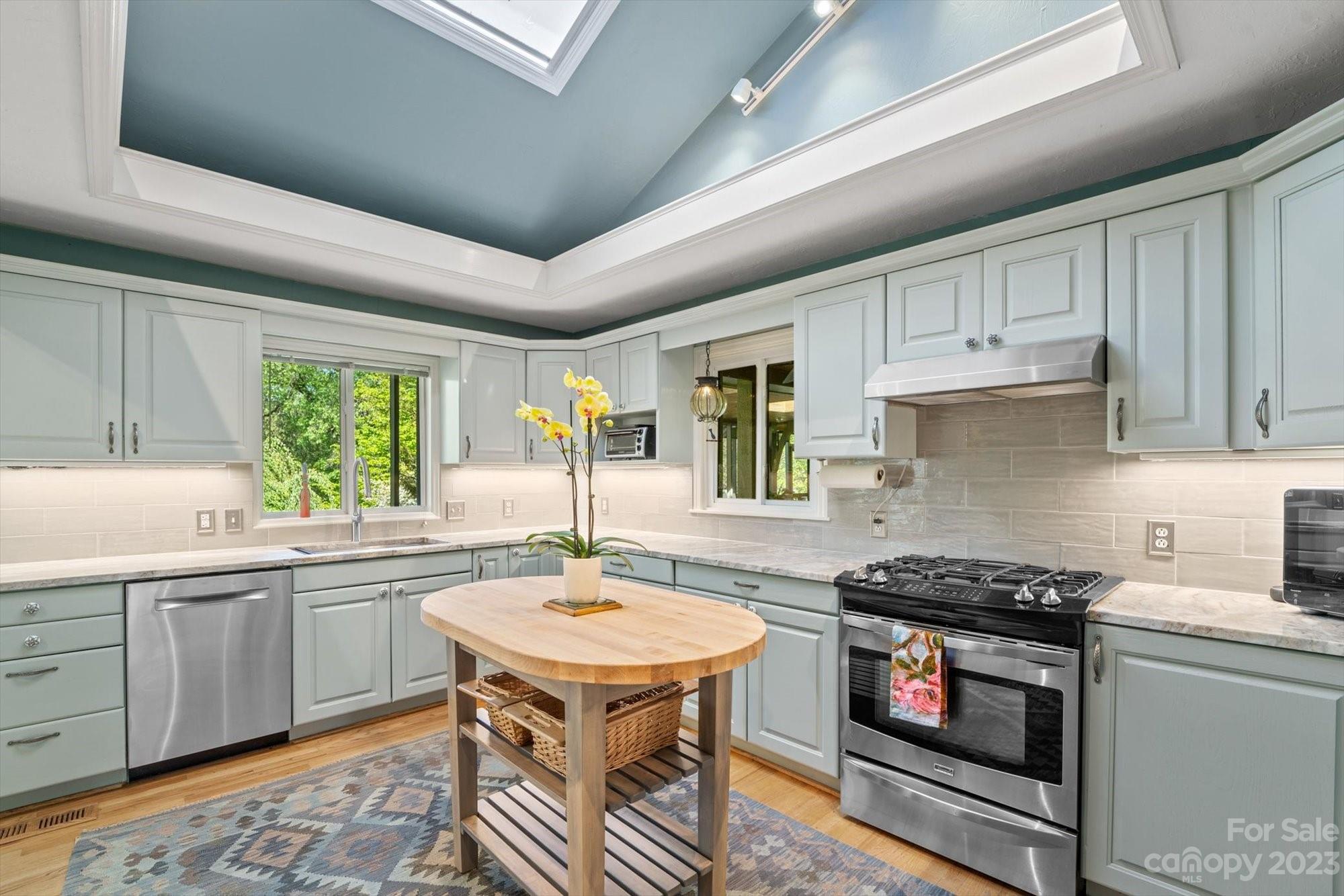 60 Elk Mountain Scenic Highway Asheville NC 28804