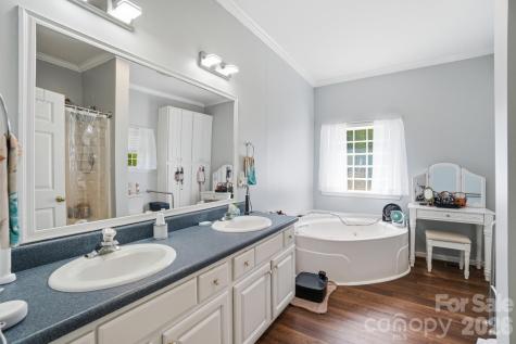 286 Battleground Road Grover NC 28073