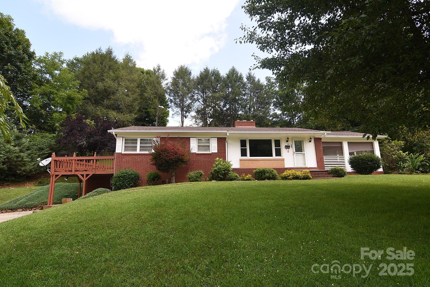 29 Belmont Street Canton NC 28716