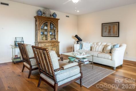 89 N Snow Ridge Drive Hendersonville NC 28792