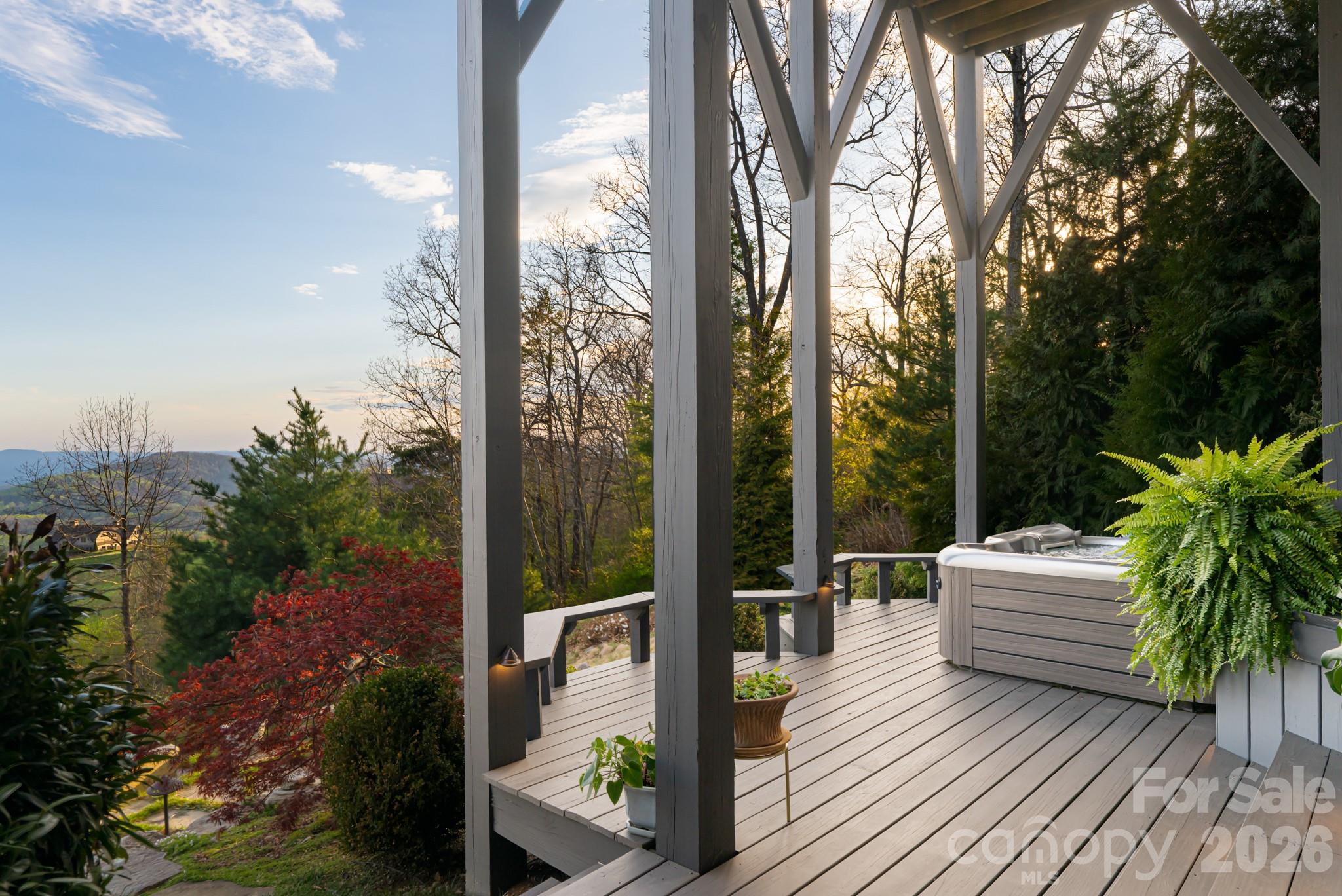 89 N Snow Ridge Drive Hendersonville NC 28792
