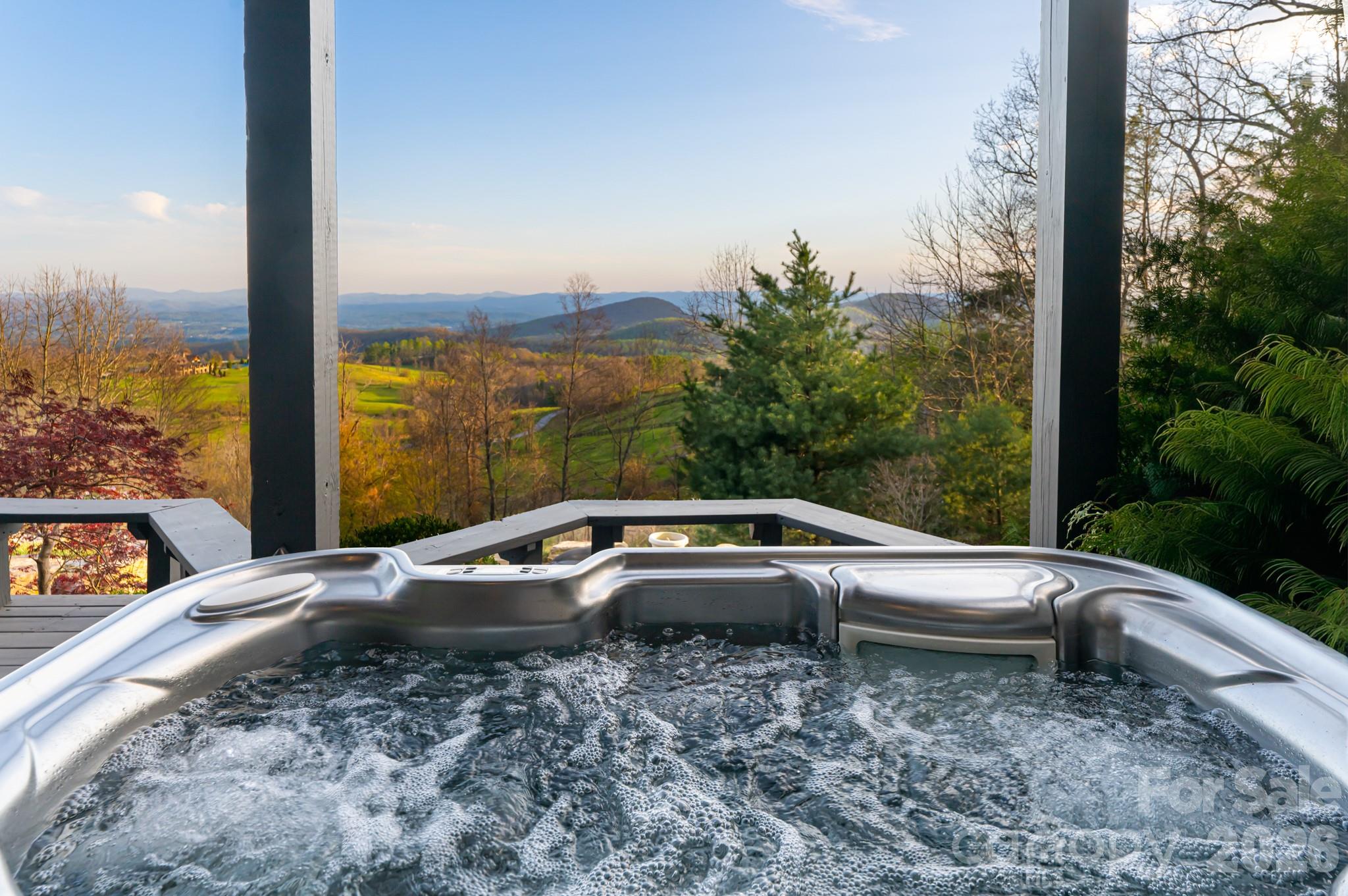 89 N Snow Ridge Drive Hendersonville NC 28792