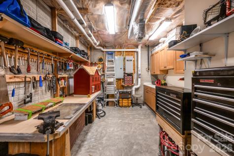 89 N Snow Ridge Drive Hendersonville NC 28792