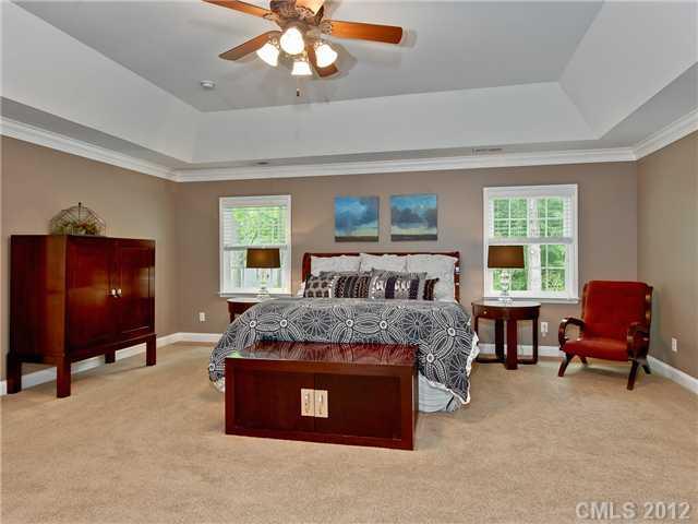 5048 Sharon Woods Lane Charlotte NC 28210